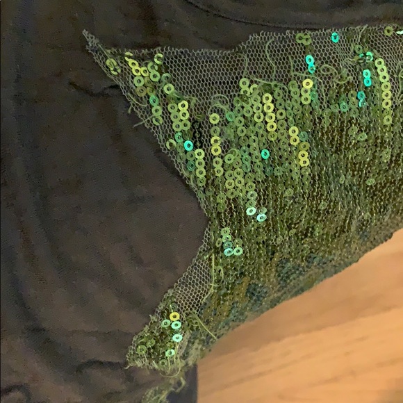 BOGO FREE Romeo & Juliet Couture Olive Green Top with Sequins - Picture 3 of 3